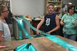 Blissfield Michigan Children Helping Prepare Ribbons